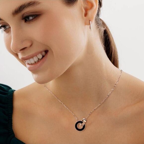 🔸️🗨⏭️NIB Stainless Steel Interlocking Circles Pendant Necklace - Picture 13 of 15